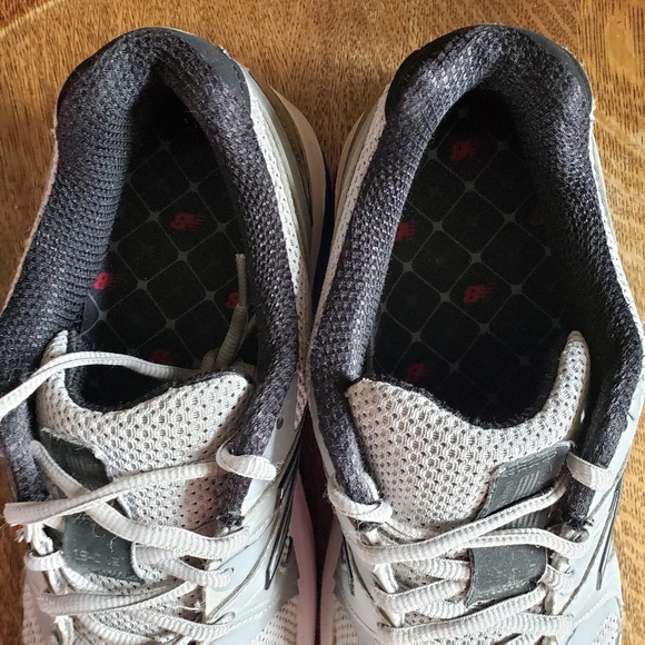 New Balance 1540v2 Men's Shoes Size 9 - Picture 9 of 13